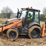 Inchiriere buldoexcavator Voluntari cu operator